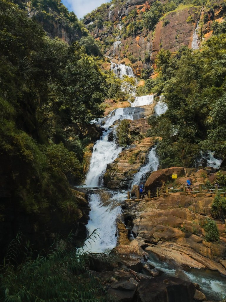 Kuda Ravana Waterfall in Ella